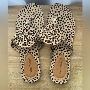 Pierre Dumas Cheetah Print Thong Slip on Sandal Size 6.5